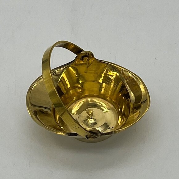 Tiny Little Brass Handled Basket for Dollhouse - Picture 3 of 4